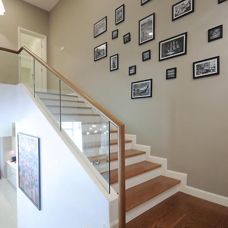 The Riyaz Lavanya Langkawi ปันไตเจอนัง ภายนอก รูปภาพ A staircase with a glass balustrade