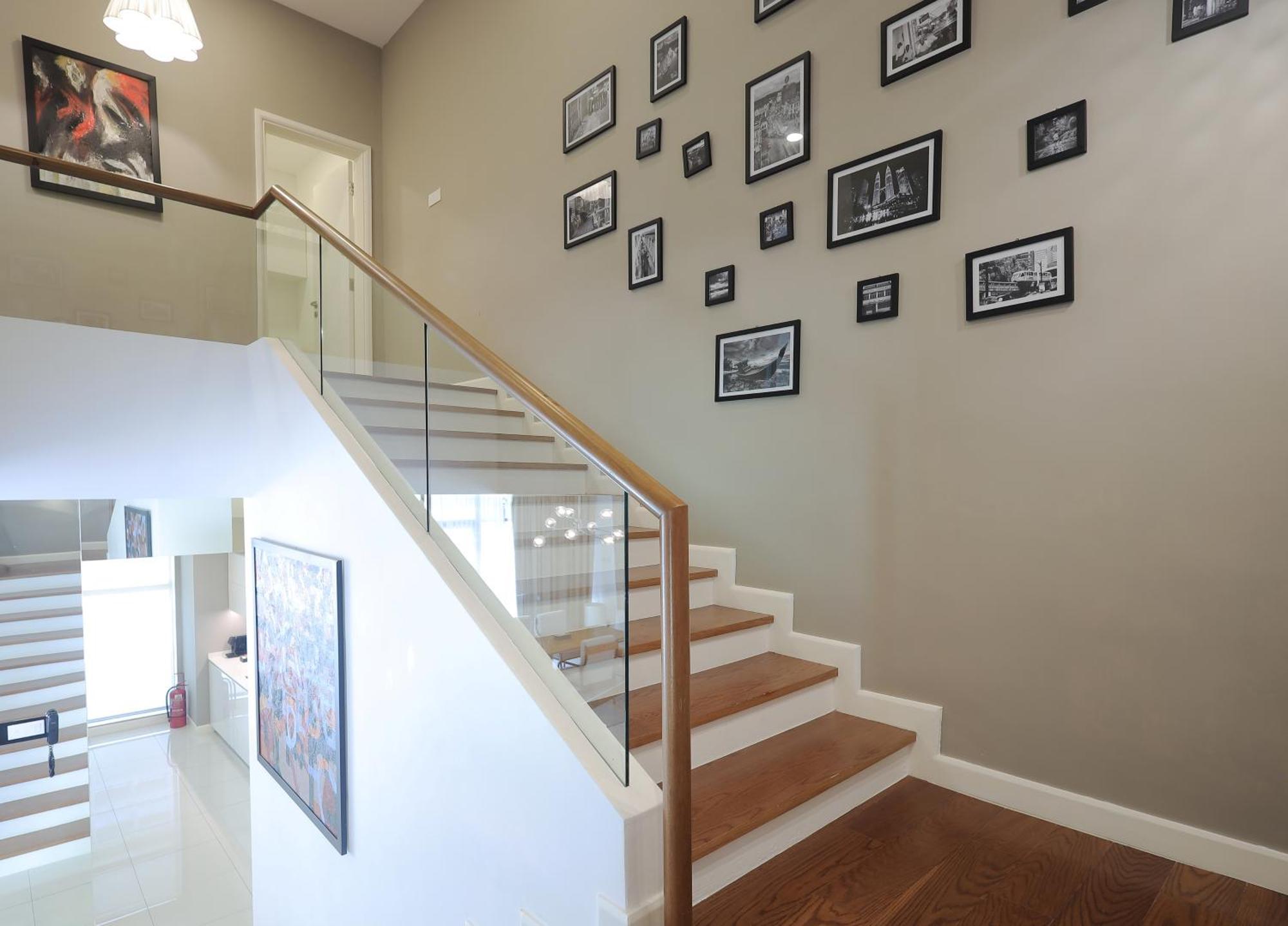 The Riyaz Lavanya Langkawi ปันไตเจอนัง ภายนอก รูปภาพ A staircase with a glass balustrade