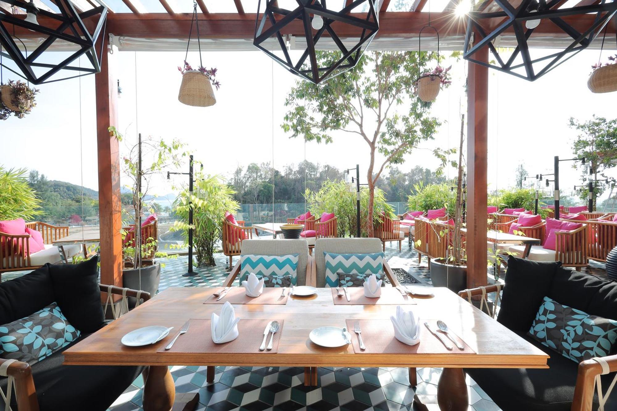 The Riyaz Lavanya Langkawi ปันไตเจอนัง ภายนอก รูปภาพ The Deck
