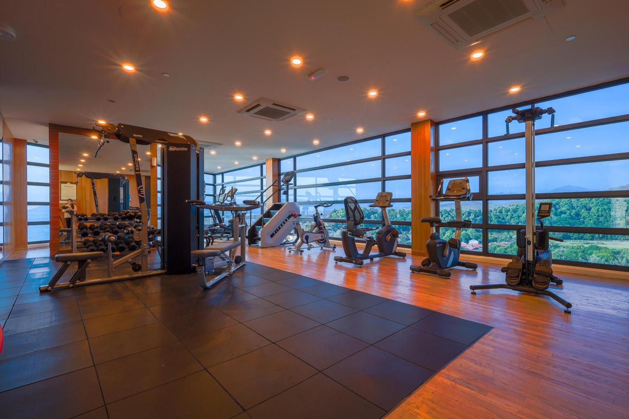 The Riyaz Lavanya Langkawi ปันไตเจอนัง ภายนอก รูปภาพ The gym at the hotel