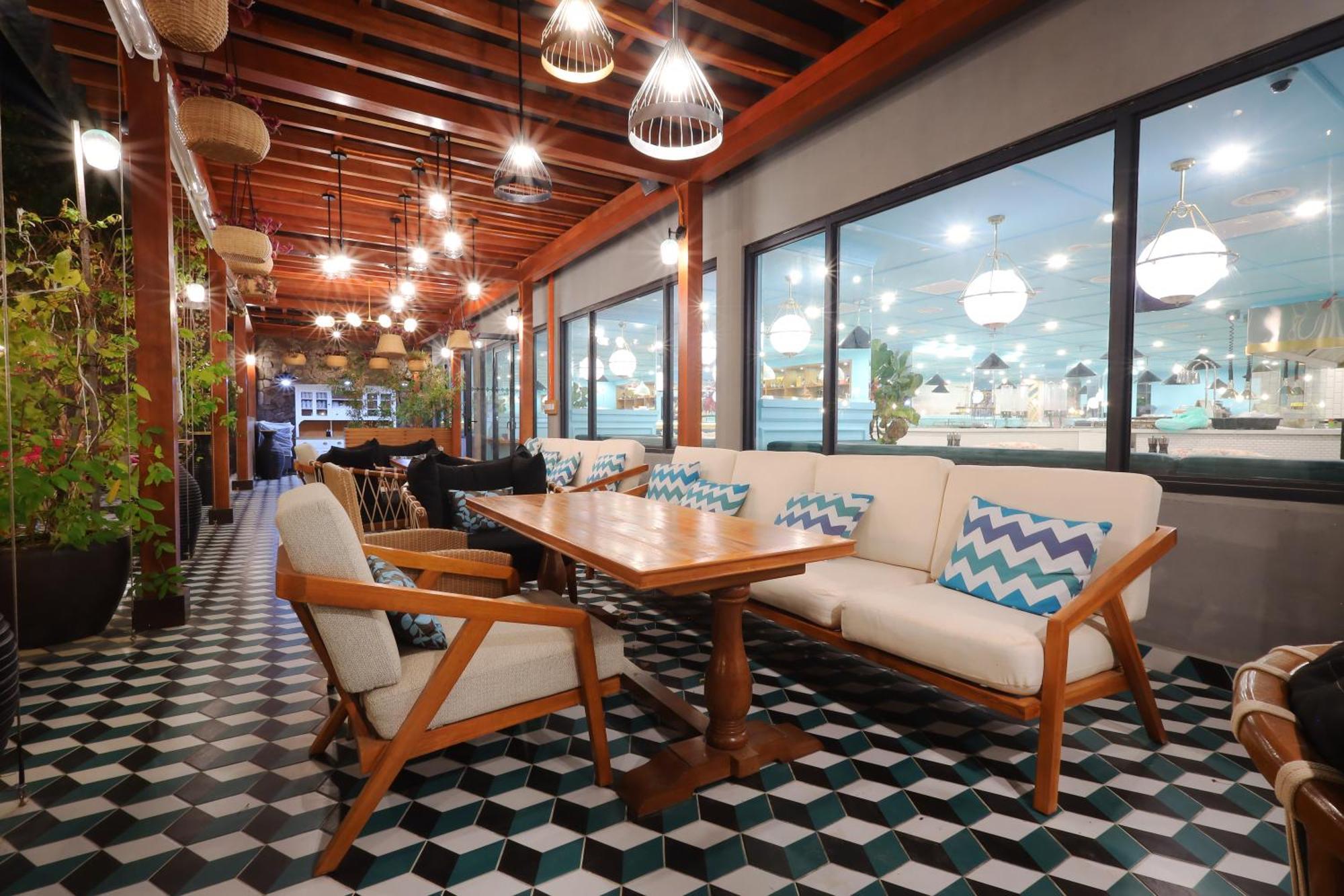 The Riyaz Lavanya Langkawi ปันไตเจอนัง ภายนอก รูปภาพ The interior of the restaurant