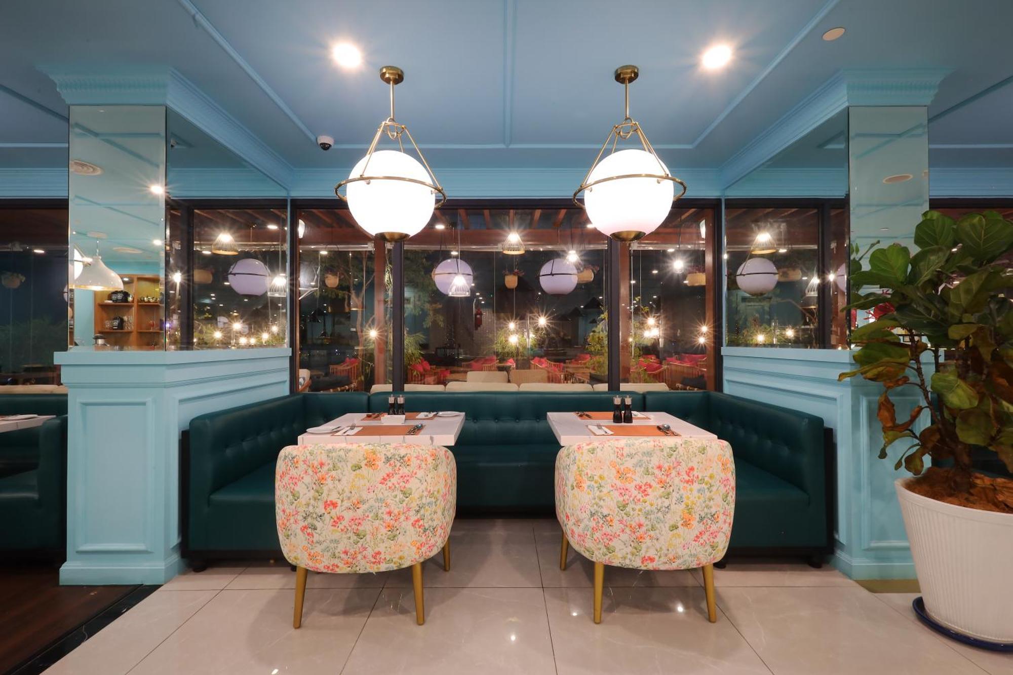 The Riyaz Lavanya Langkawi ปันไตเจอนัง ภายนอก รูปภาพ Interior of a restaurant in the hotel