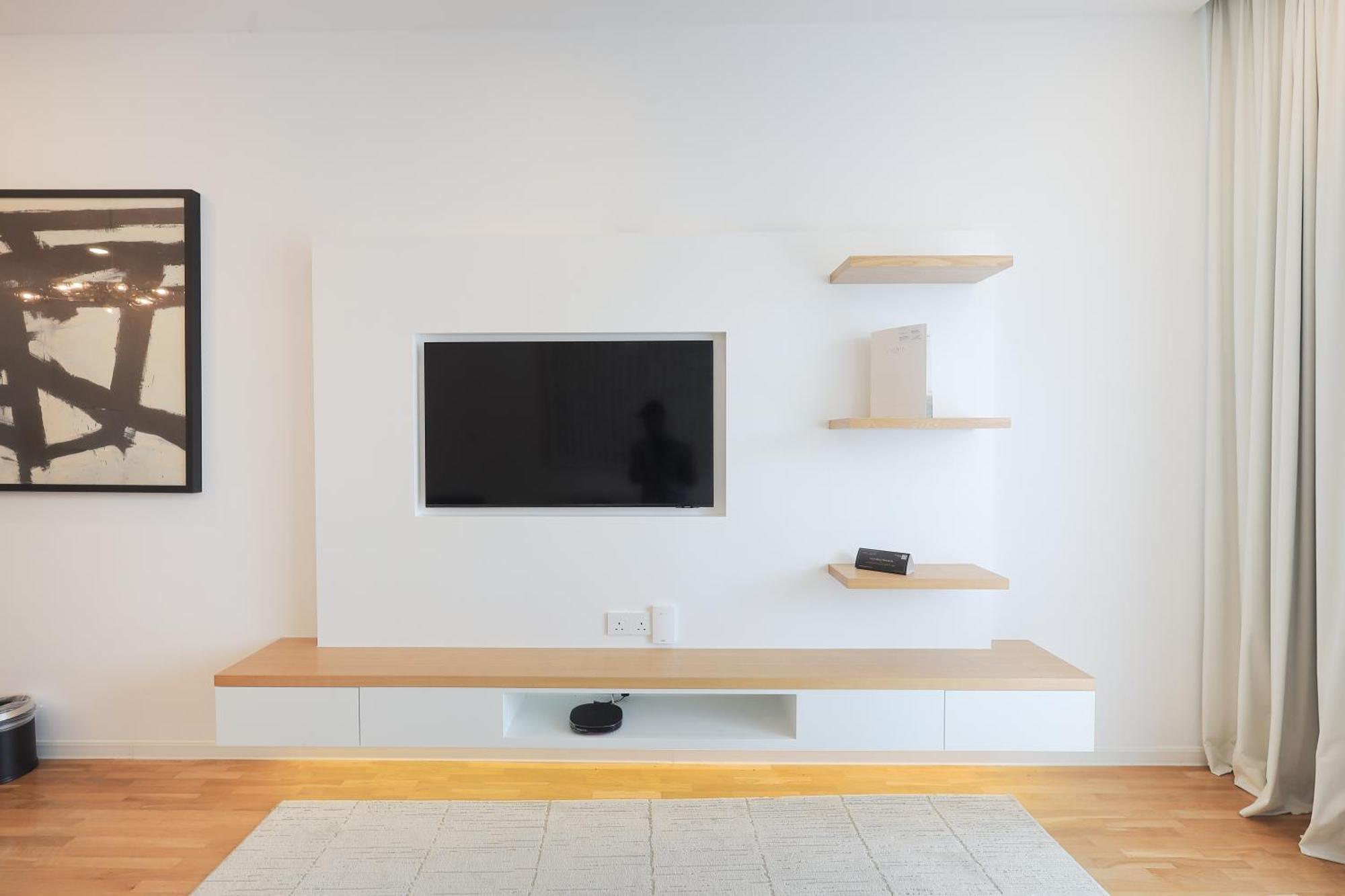 The Riyaz Lavanya Langkawi ปันไตเจอนัง ภายนอก รูปภาพ A television set in a living room