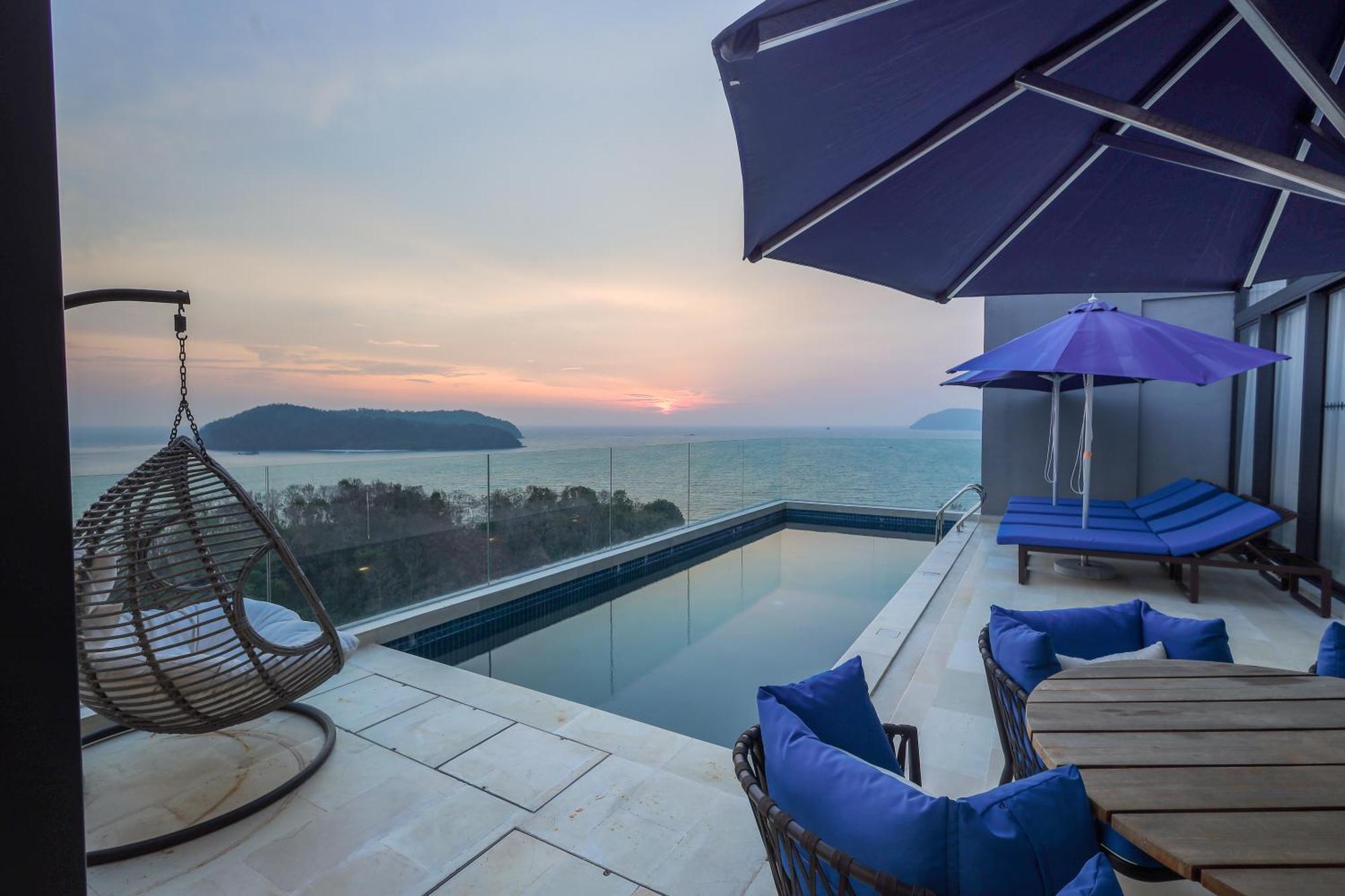 The Riyaz Lavanya Langkawi ปันไตเจอนัง ภายนอก รูปภาพ View from the rooftop pool